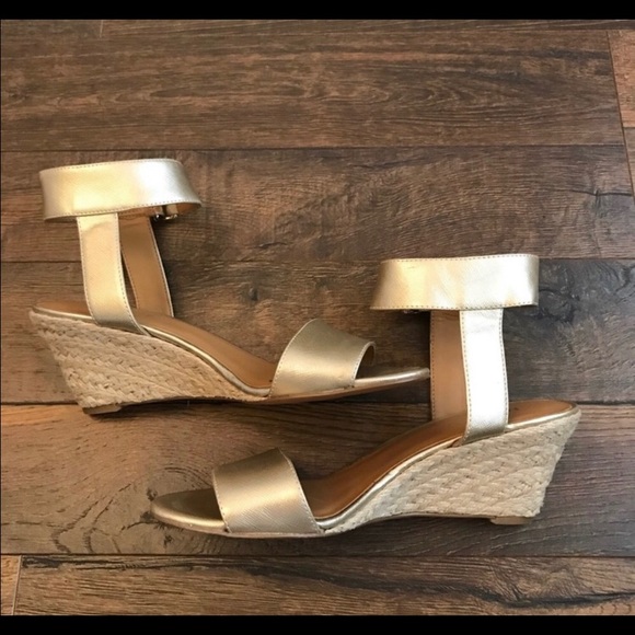 Nine West “Riley” Gold Wedge Sandals - Picture 5 of 5